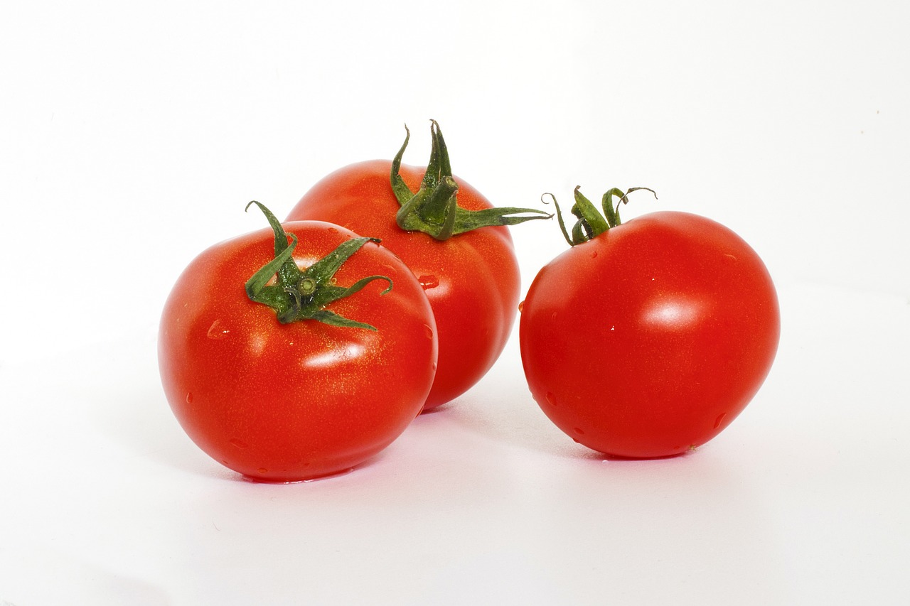 a-tomato-877019_1280